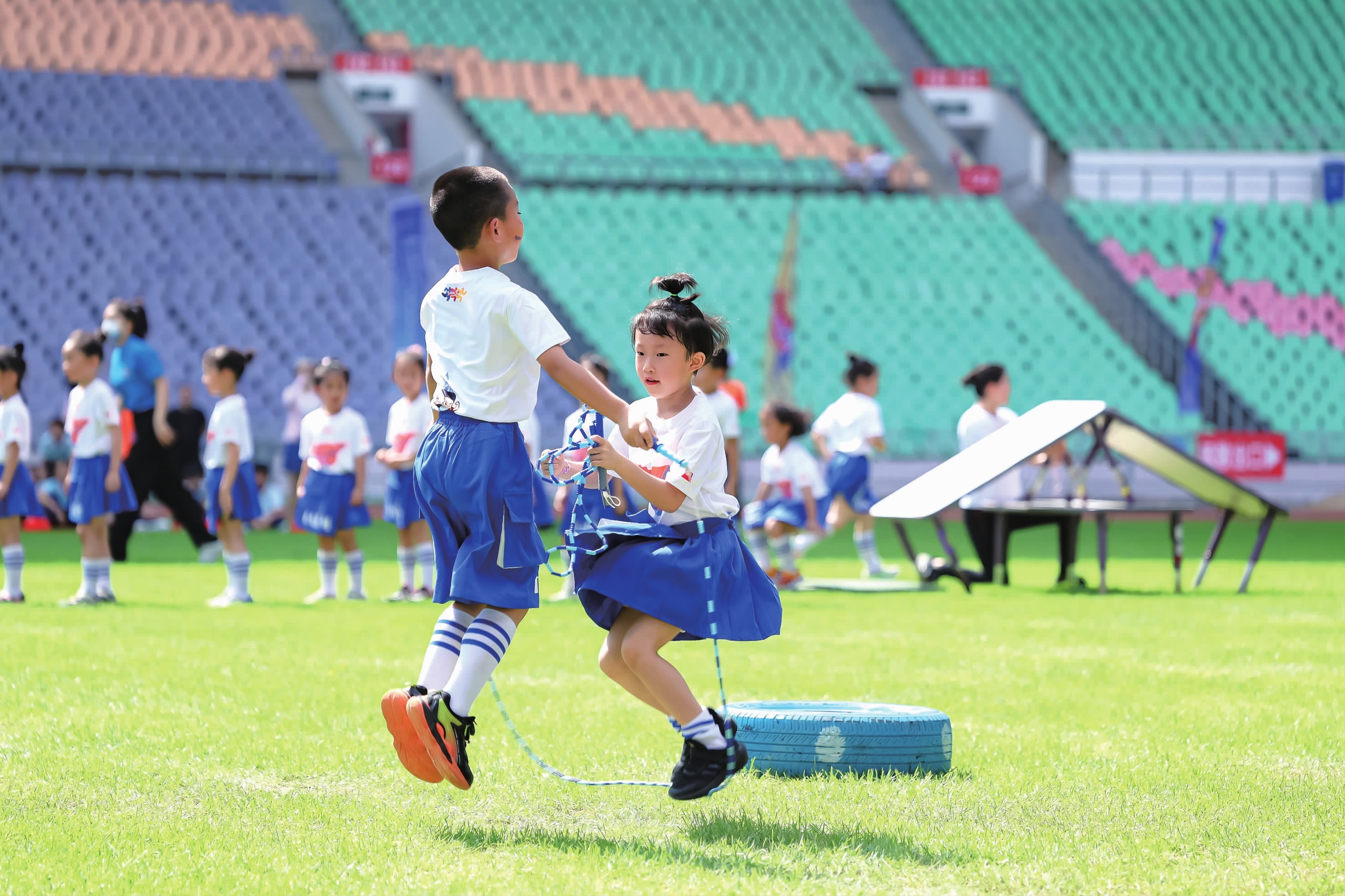 【球星】东契奇vs灰熊集锦 独揽34+6+8攻传两端皆有建树